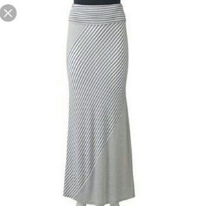 Gray & white maxi skirt